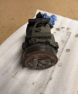 Volvo S40 Air conditioning (A/C) compressor (pump) 