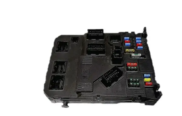 Peugeot 206+ Fuse module 9653667680