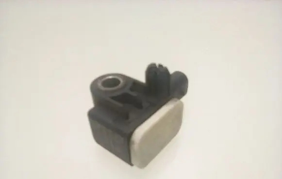 Mercedes-Benz GLE (W166 - C292) Airbag deployment crash/impact sensor A1668210151