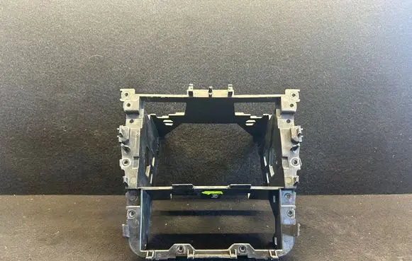 Volkswagen Golf V Radio/GPS head unit trim 1k0858089