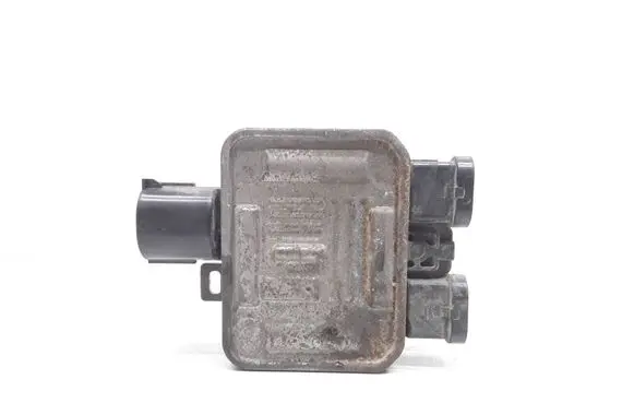 Volvo XC70 Coolant fan relay 940009402