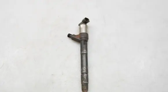 Opel Mokka Fuel injector 55570012