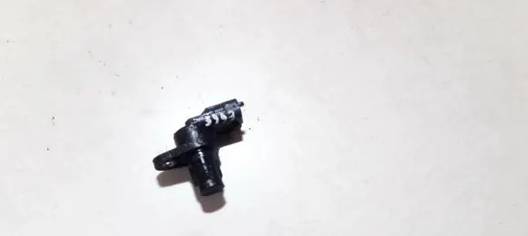 KIA Carens II Camshaft position sensor 3930027400