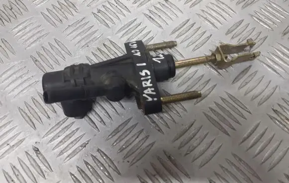 Toyota Yaris Clutch slave cylinder 
