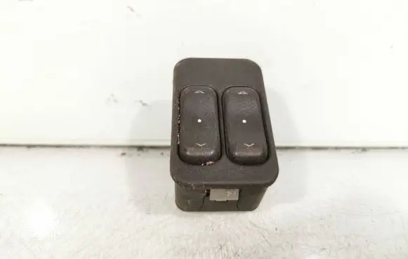 Opel Zafira A Electric window control switch 13363201 90561068