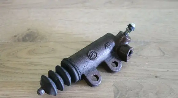 Toyota Corolla Verso AR10 Clutch slave cylinder 