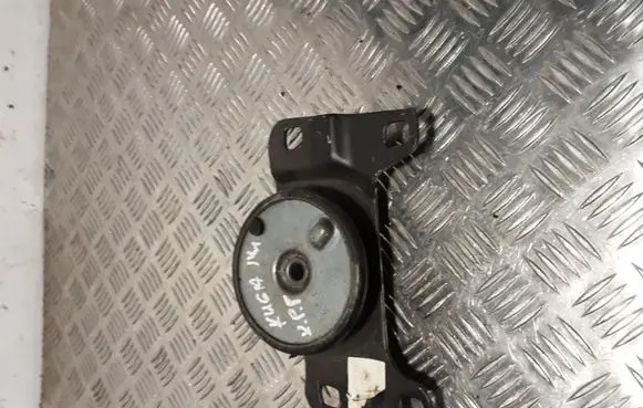 Ford Kuga II Engine mount bracket