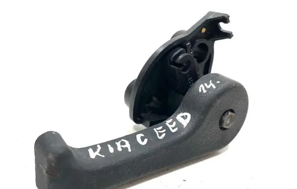 KIA Ceed Engine bonnet (hood) release handle