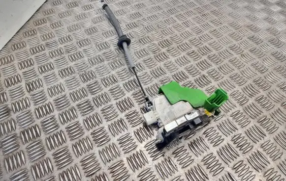 Audi A1 Front door lock 8X1837015