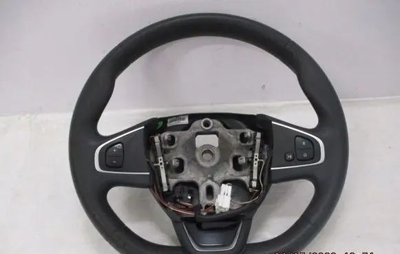 Renault Clio IV Steering wheel 