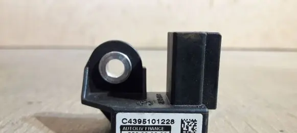 Peugeot 607 Airbag deployment crash/impact sensor 9636982680 550903000 AUTOLIV