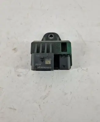 Mini Cooper Countryman R60 Glow plug pre-heat relay 7823325