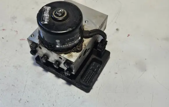 Skoda Octavia Mk1 (1U) ABS Pump 1J0907379H 1J0614217C