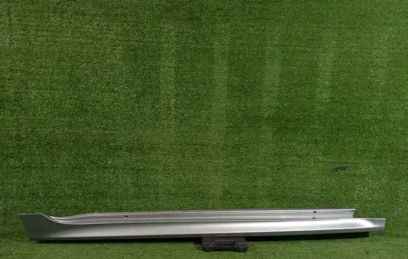 Toyota Yaris XP210 Front sill (body part) 758510D100
