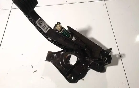 Ford Mondeo Mk III Brake pedal 