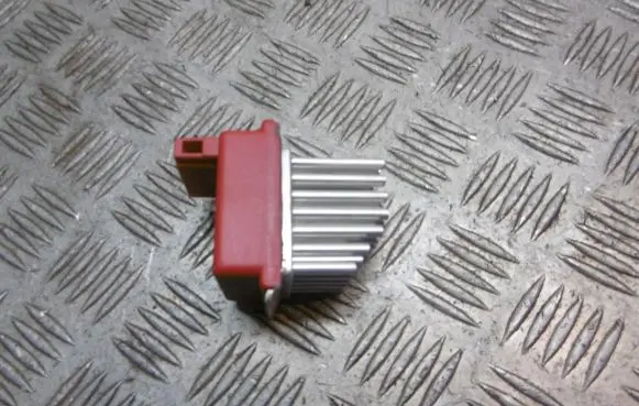 Seat Ibiza II (6k) Heater blower fan relay 1J0907521