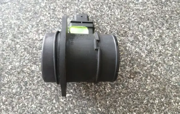 Hyundai i40 Mass air flow meter 9021050002