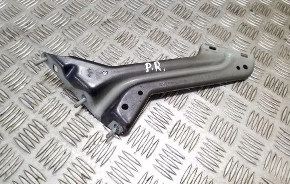 Audi Q5 SQ5 Fender mounting bracket 8R0821136