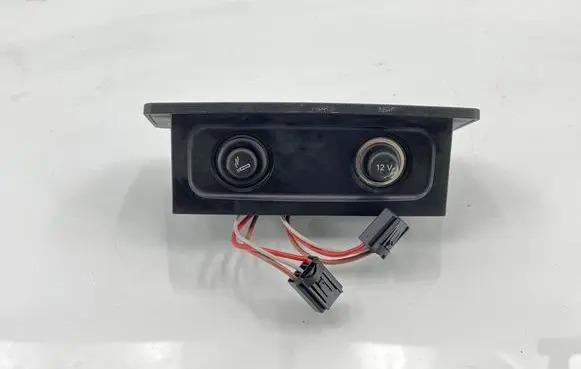 Audi Q7 4M 12 V Socket (rear) 