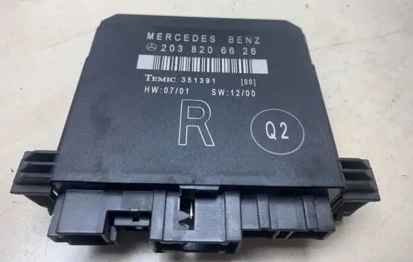 Mercedes-Benz C W203 Door control unit/module 2038206626 351391