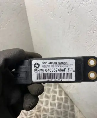 Chrysler Voyager Airbag deployment crash/impact sensor 04686748AF 5WY70120 TDS0531A0059