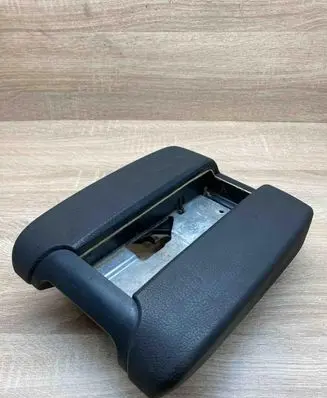 BMW 5 E39 Armrest 8213862