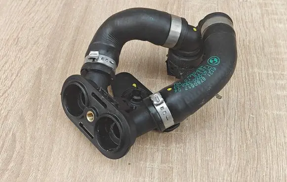 BMW X5 G05 Engine coolant pipe/hose 8780517