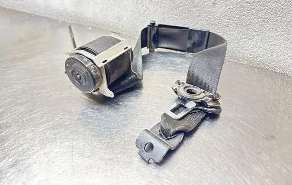 Opel Meriva A Front seatbelt 566331211 6C1159500A 8521C