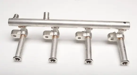 Volvo XC90 Fuel main line pipe 31478555