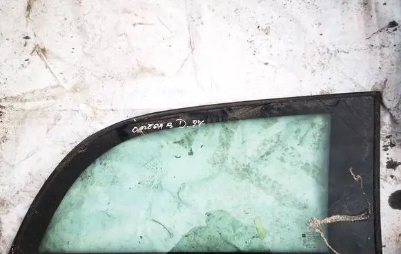 Opel Omega B1 Rear side window as2