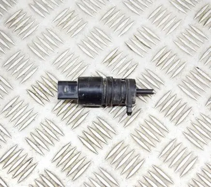 Volkswagen PASSAT B8 Windscreen/windshield washer pump 1K5955651