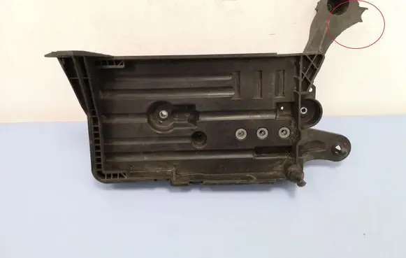 Skoda Octavia Mk3 (5E) Battery tray 5Q0915321H 5Q0915331J