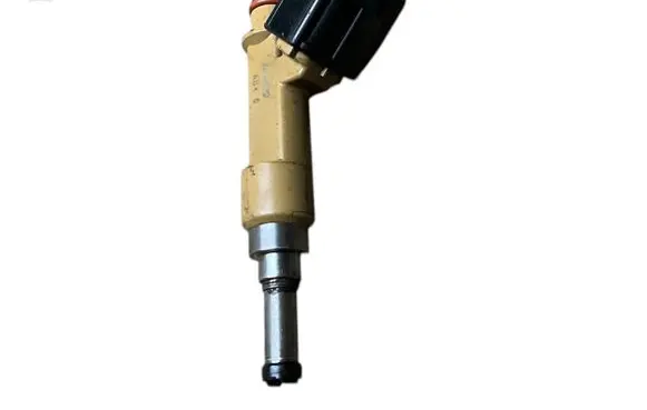 Toyota Auris 150 Fuel injector 2325037010