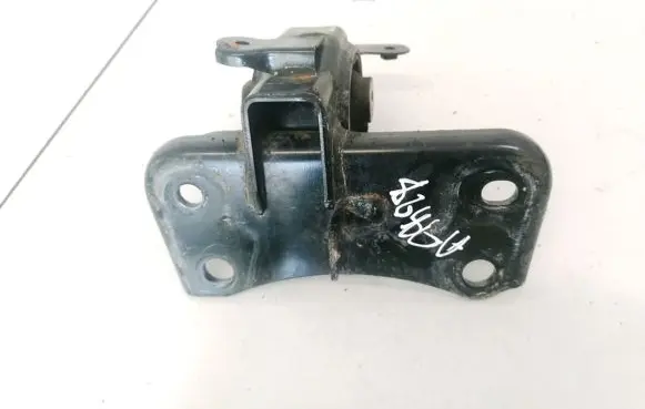 Toyota Auris E180 Engine mount bracket