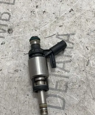 Audi A5 8T 8F Fuel injector 06L906036K