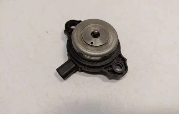 BMW 4 F32 F33 Camshaft vanos timing valve 7593719 11367593719