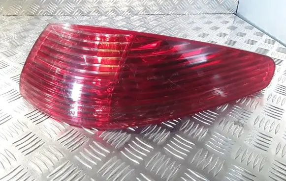 Peugeot 607 Rear/tail lights 2543D