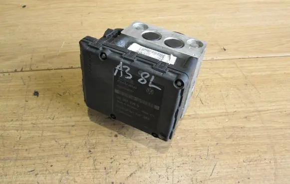 Volkswagen Golf IV ABS Pump 1J0907379G 1J0614117C 5WK8474