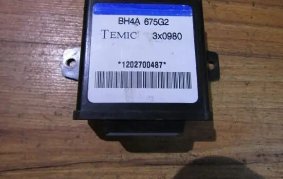 Mazda 323 F Immobilizer control unit/module bh4a675g2 1202700487