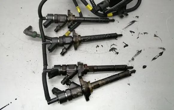 Fuel injectors set