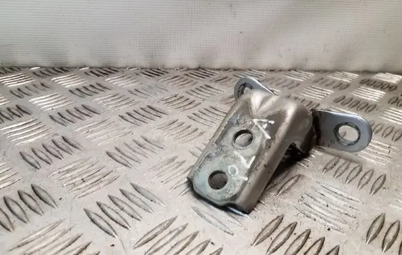 KIA Sorento Front door lower hinge 