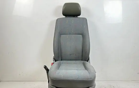 Volkswagen Transporter - Caravelle T5 Front driver seat 