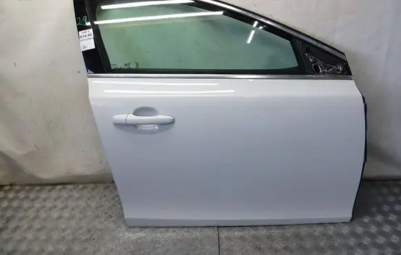 Volvo V40 Front door