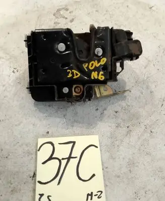 Volkswagen Polo III 6N 6N2 6NF Front door lock 6N1837015C