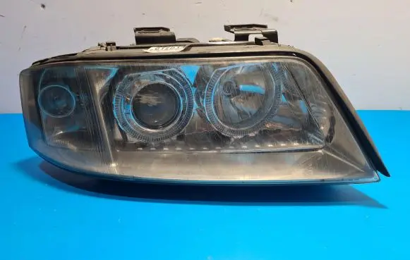 Audi A6 S6 C5 4B Headlight/headlamp LPAU70