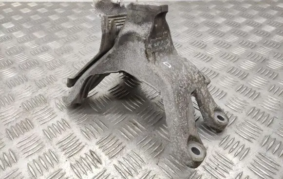 Audi A4 S4 B8 8K Engine mounting bracket