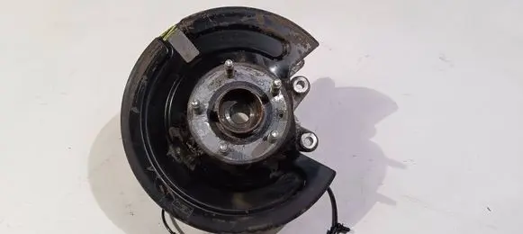 Rear wheel hub spindle/knuckle