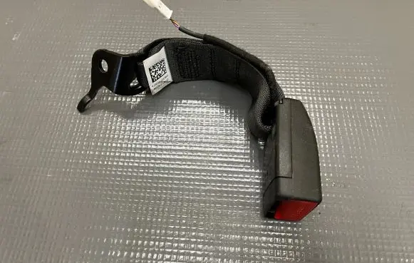BMW M5 F90 Rear seatbelt buckle 741278504 03122018 632223100H