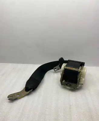 BMW 5 E60 E61 Front seatbelt 33040466A