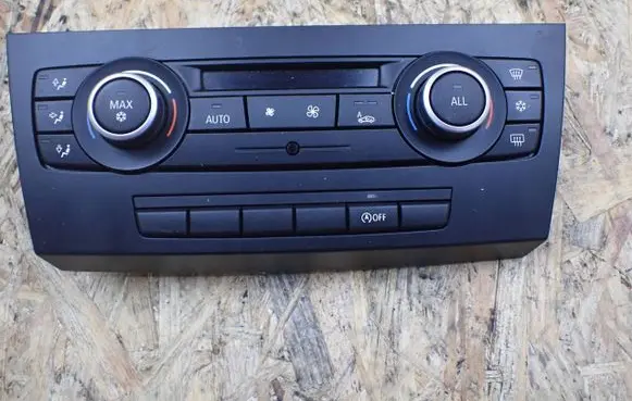 BMW 3 E90 E91 Climate control unit 9242410